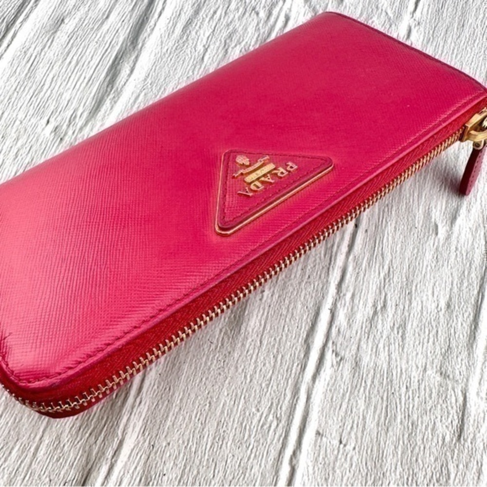 AUTHENTIC Prada Saffiano Metal Leather Continental Wallet. Color: Pink. - Picture 14 of 16